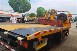 康健新村附近拖车电话号码服务